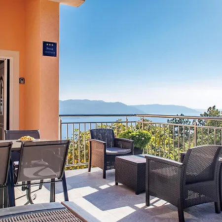 Seaview House - Magdalena - Leana - Happy Apartment Plomin