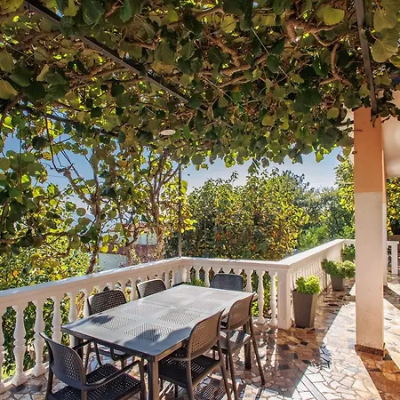 Seaview House - Magdalena - Leana - Happy