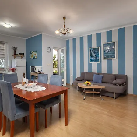 Seaview House *