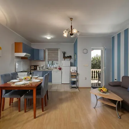 Seaview House Plomin